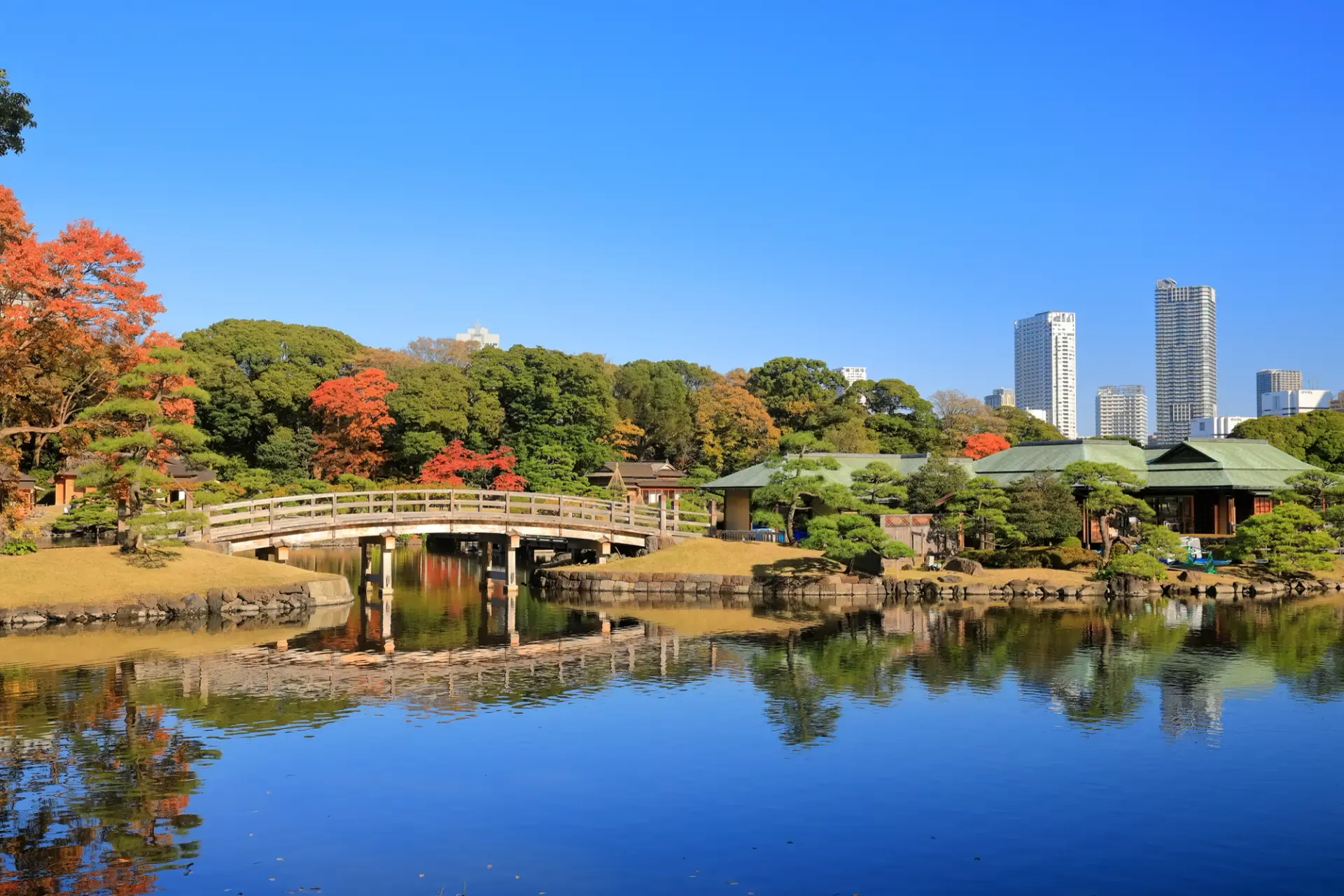 浜離宮恩賜庭園 — photo 1 of 6